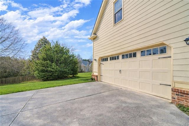 3825 Bay Grove Way, Loganville, GA 30052