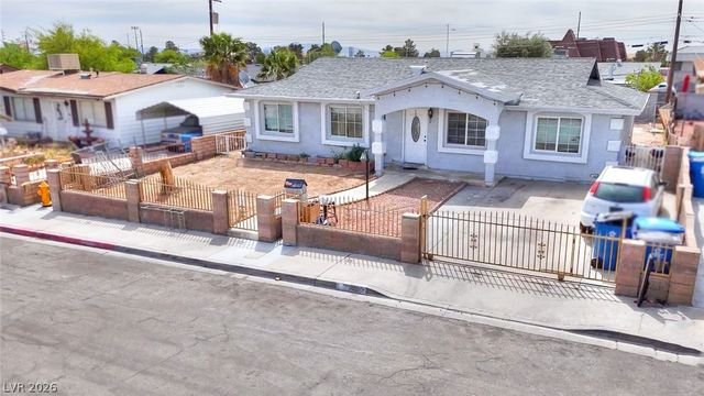 6221 Casada Way, Las Vegas, NV 89107