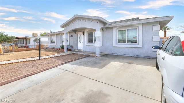 6221 Casada Way, Las Vegas, NV 89107