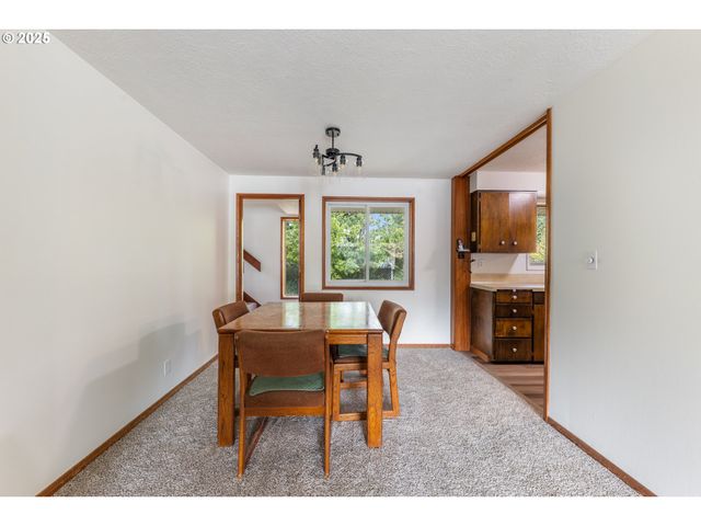 217 Ne CHAMBERS Ct, Newport, OR 97365