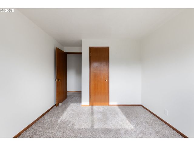 217 Ne CHAMBERS Ct, Newport, OR 97365