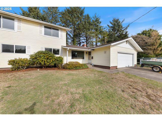 217 Ne CHAMBERS Ct, Newport, OR 97365