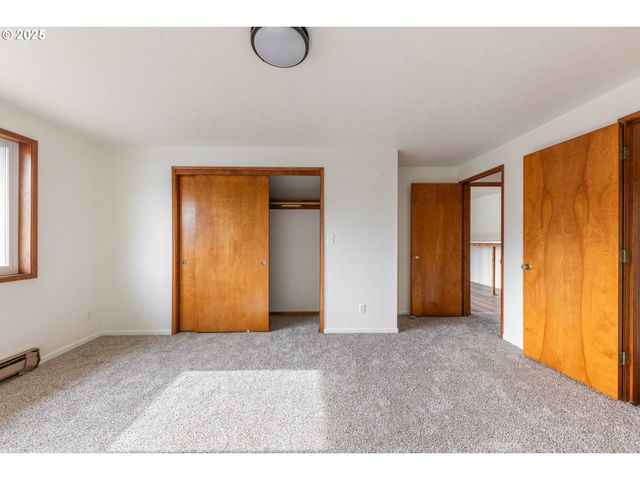 217 Ne CHAMBERS Ct, Newport, OR 97365