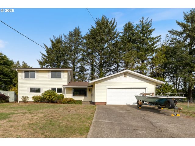 217 Ne CHAMBERS Ct, Newport, OR 97365