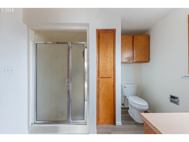 217 Ne CHAMBERS Ct, Newport, OR 97365