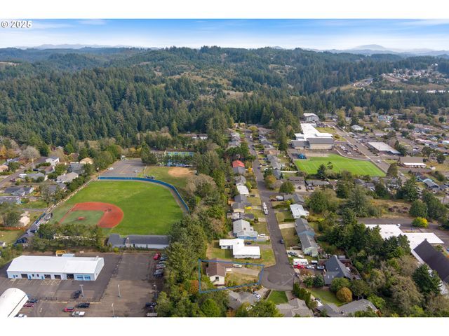 217 Ne CHAMBERS Ct, Newport, OR 97365