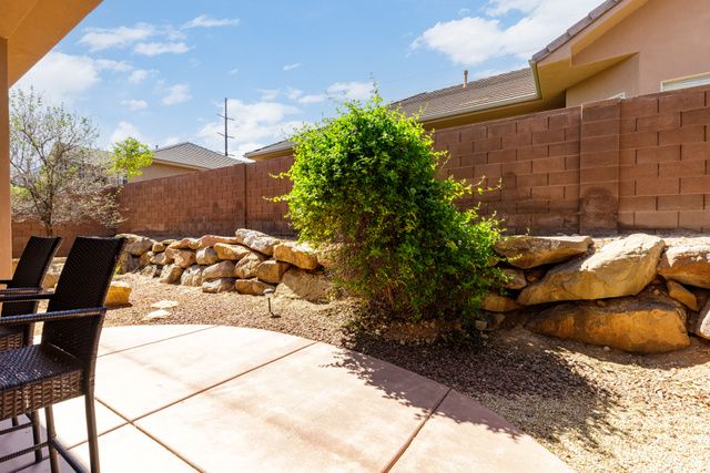 526 S RAINIER DR, St. George, UT 84770