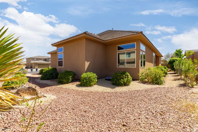526 S RAINIER DR, St. George, UT 84770