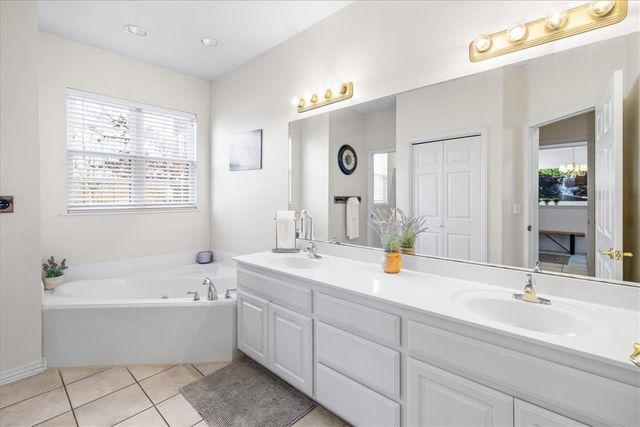 11 Milford Lane, Bella Vista, AR 72715