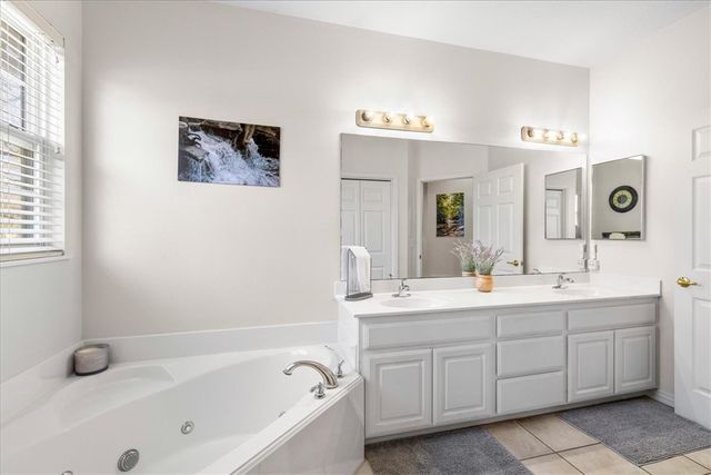 11 Milford Lane, Bella Vista, AR 72715