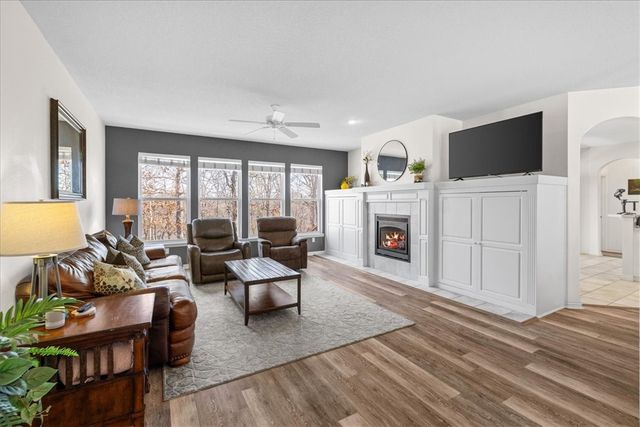 11 Milford Lane, Bella Vista, AR 72715