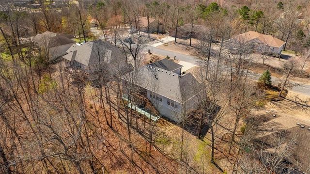 11 Milford Lane, Bella Vista, AR 72715