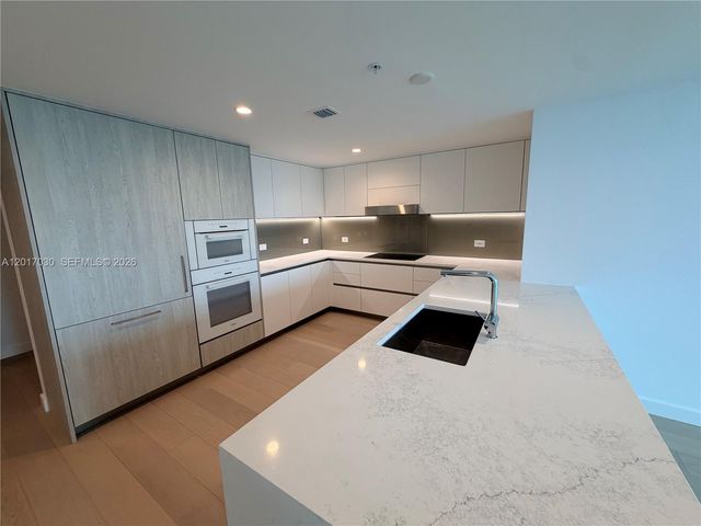 9201 E Bay Harbor Drive 309, Bay Harbor Islands, FL 33154