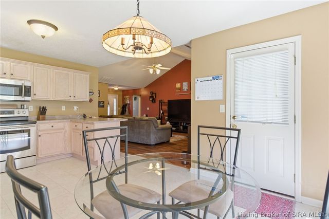 6320 Sky View Lane, Charlestown, IN 47111