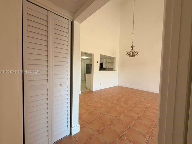 1649 NW 56th Ter 9, Lauderhill, FL 33313