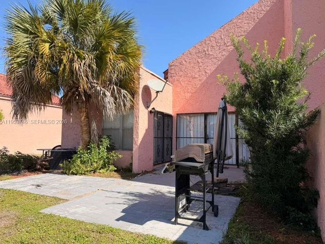 1649 NW 56th Ter 9, Lauderhill, FL 33313