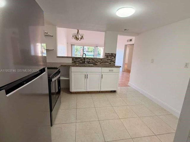 1649 NW 56th Ter 9, Lauderhill, FL 33313