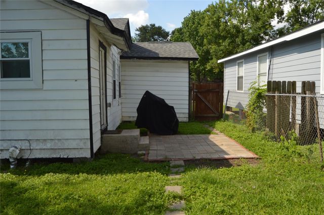605 Maple Avenue, Pasadena, TX 77506