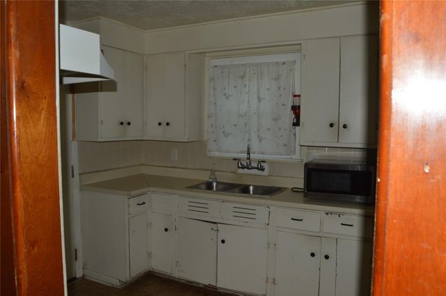 605 Maple Avenue, Pasadena, TX 77506