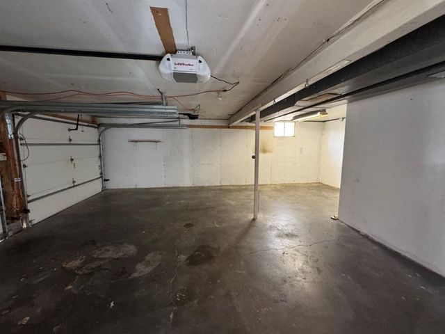 1724 N Hanover Avenue, Independence, MO 64056