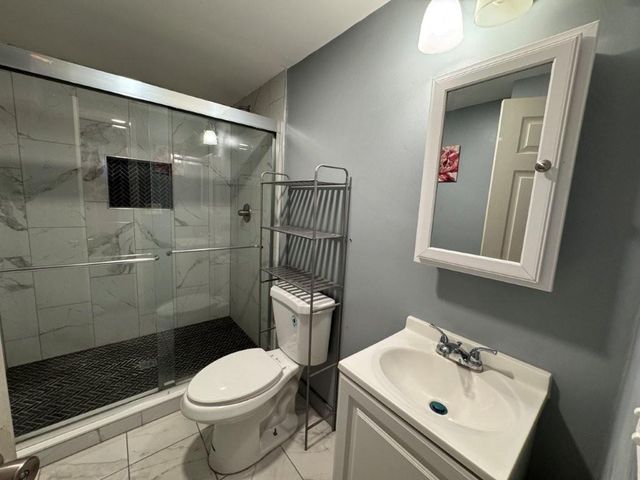 1724 N Hanover Avenue, Independence, MO 64056