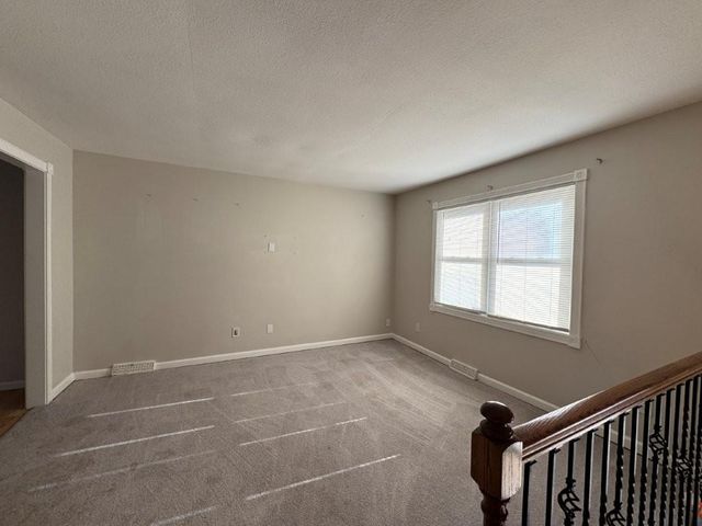 1724 N Hanover Avenue, Independence, MO 64056