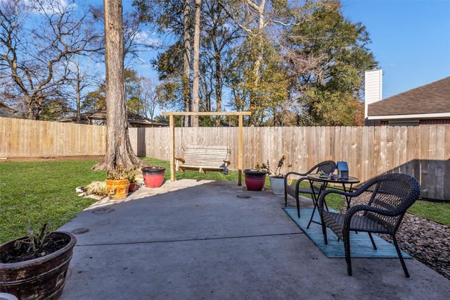 242 Sunset Path N, Conroe, TX 77316