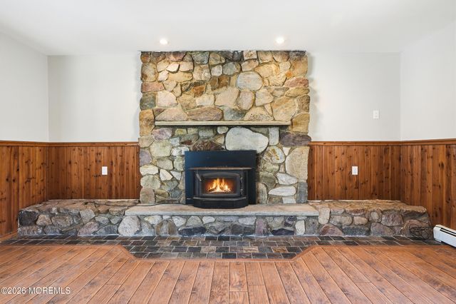 75 Main Street, Waretown, NJ 08758