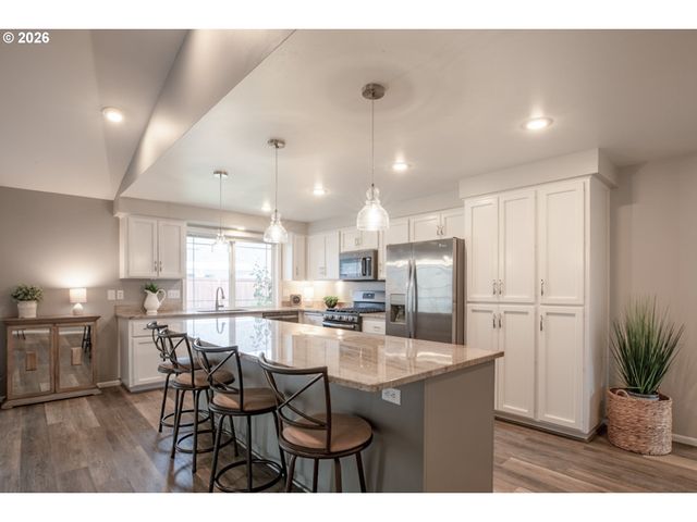 1265 NAPA CREEK Dr, Eugene, OR 97404