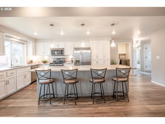 1265 NAPA CREEK Dr, Eugene, OR 97404