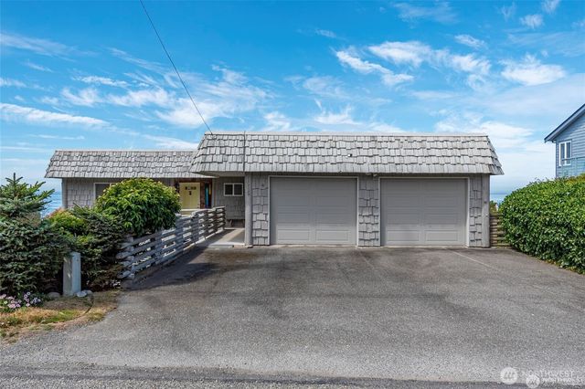 1505 West Beach Road, Oak Harbor, WA 98277