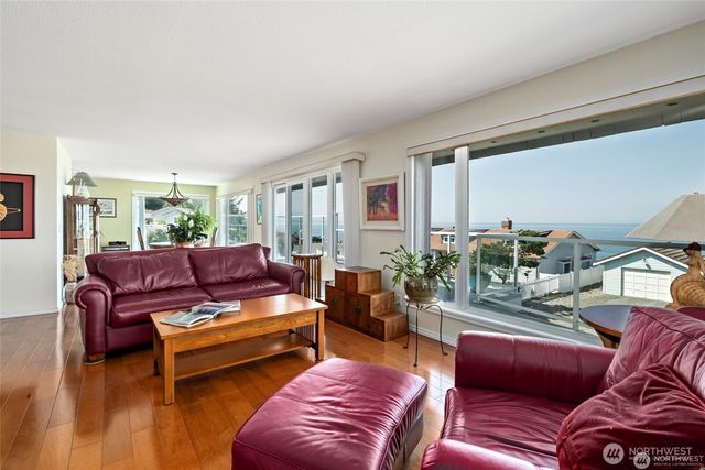 1505 West Beach Road, Oak Harbor, WA 98277