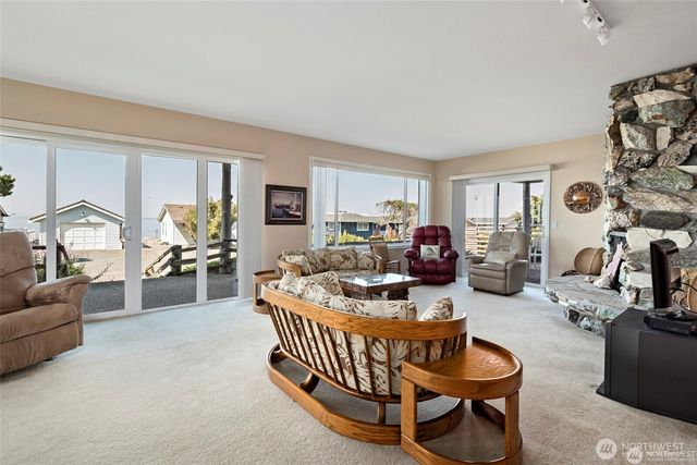 1505 West Beach Road, Oak Harbor, WA 98277