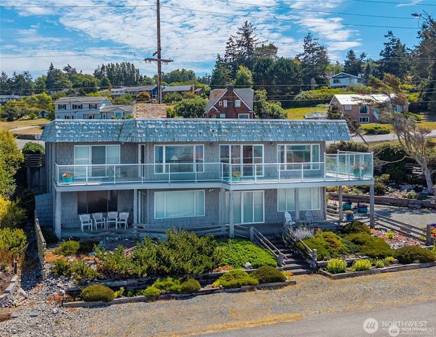 1505 West Beach Road, Oak Harbor, WA 98277