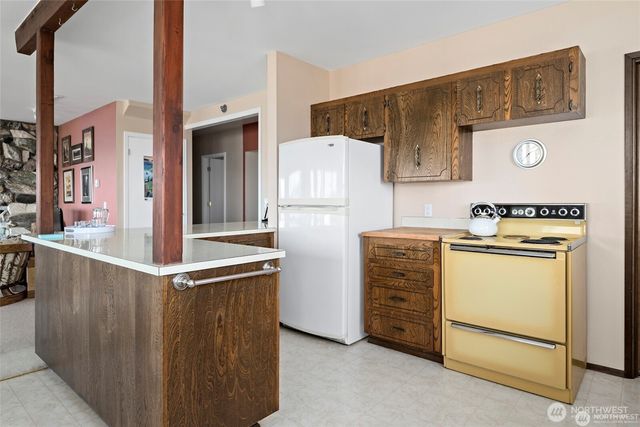 1505 West Beach Road, Oak Harbor, WA 98277