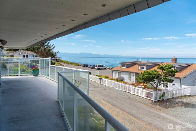 1505 West Beach Road, Oak Harbor, WA 98277