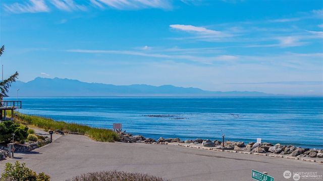 1505 West Beach Road, Oak Harbor, WA 98277