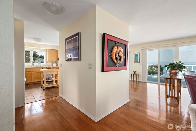 1505 West Beach Road, Oak Harbor, WA 98277