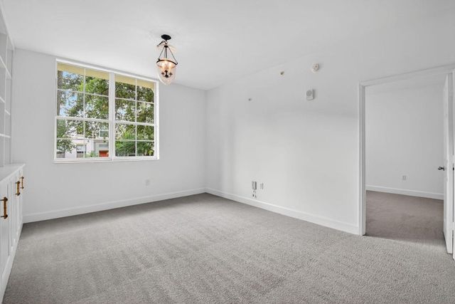 630 S Sapodilla Avenue 121, West Palm Beach, FL 33401