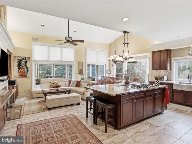 1465 MAYHURST BLVD, Mclean, VA 22102