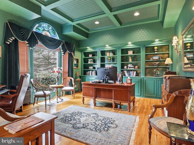 1465 MAYHURST BLVD, Mclean, VA 22102