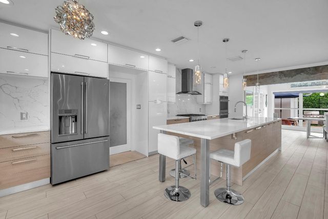 2212 NE 32nd Avenue, Fort Lauderdale, FL 33305