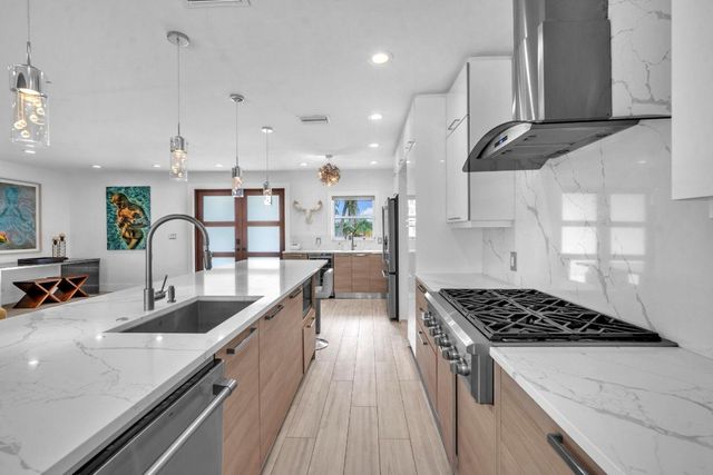 2212 NE 32nd Avenue, Fort Lauderdale, FL 33305