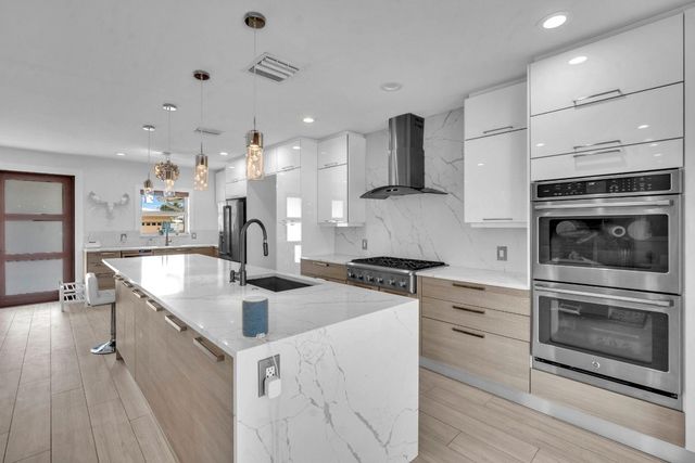 2212 NE 32nd Avenue, Fort Lauderdale, FL 33305