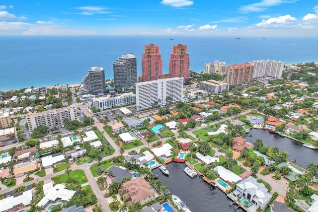 2212 NE 32nd Avenue, Fort Lauderdale, FL 33305