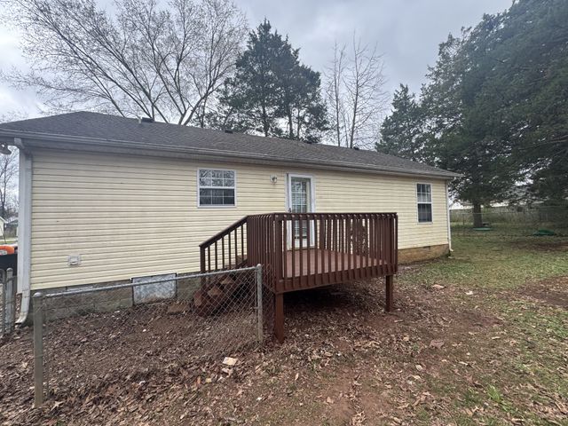 1720 Westerwald Dr, Murfreesboro, TN 37127