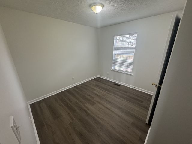 1720 Westerwald Dr, Murfreesboro, TN 37127