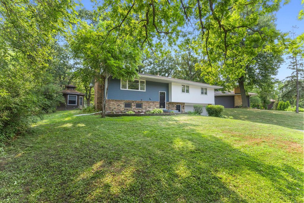 5375 Matterhorn Drive NE, Fridley, MN 55421 — photo 2