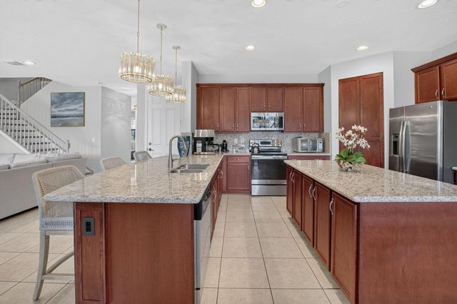 8059 Cactus Quartz Circle, Delray Beach, FL 33446