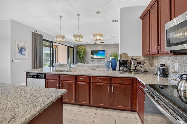 8059 Cactus Quartz Circle, Delray Beach, FL 33446
